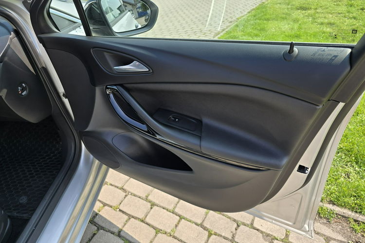 Opel Astra zdjęcie 24