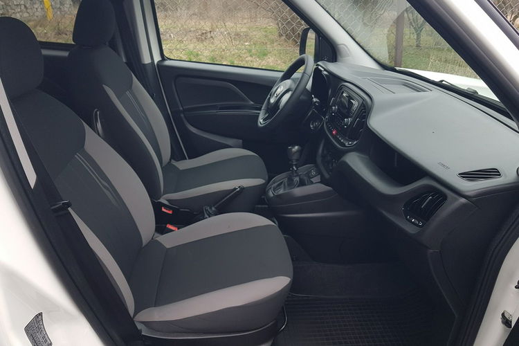 Fiat Doblo MAXI 5 OSÓB DŁUGI KLIMA 6-BIEGÓW KRAJOWY I-WŁAŚCICIEL FAKTURA VAT zdjęcie 22