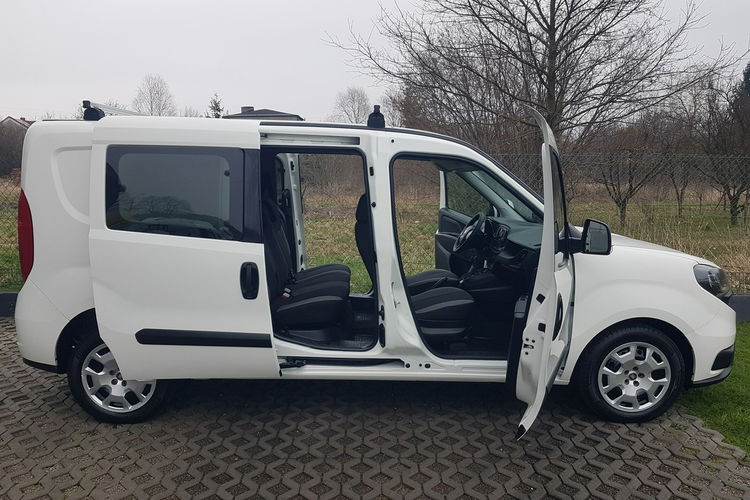 Fiat Doblo MAXI 5 OSÓB DŁUGI KLIMA 6-BIEGÓW KRAJOWY I-WŁAŚCICIEL FAKTURA VAT zdjęcie 25