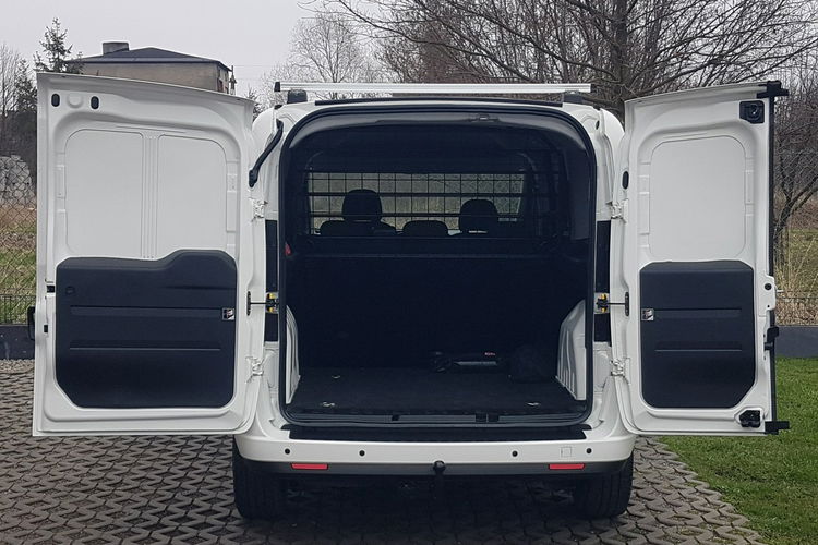 Fiat Doblo MAXI 5 OSÓB DŁUGI KLIMA 6-BIEGÓW KRAJOWY I-WŁAŚCICIEL FAKTURA VAT zdjęcie 5