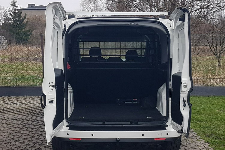 Fiat Doblo MAXI 5 OSÓB DŁUGI KLIMA 6-BIEGÓW KRAJOWY I-WŁAŚCICIEL zdjęcie 17