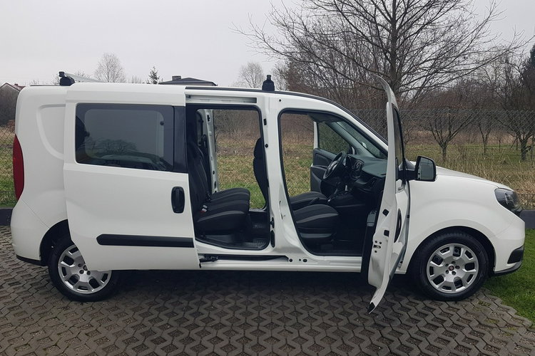 Fiat Doblo MAXI 5 OSÓB DŁUGI KLIMA 6-BIEGÓW KRAJOWY I-WŁAŚCICIEL zdjęcie 25