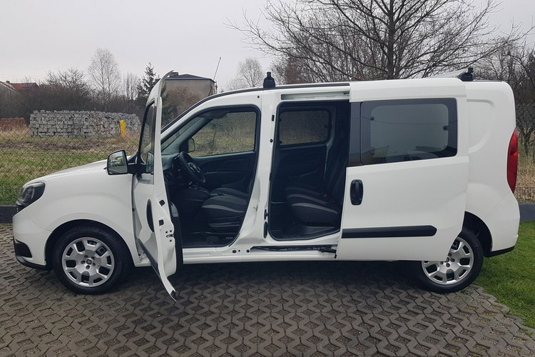 Fiat Doblo MAXI 5 OSÓB DŁUGI KLIMA 6-BIEGÓW KRAJOWY I-WŁAŚCICIEL zdjęcie 27