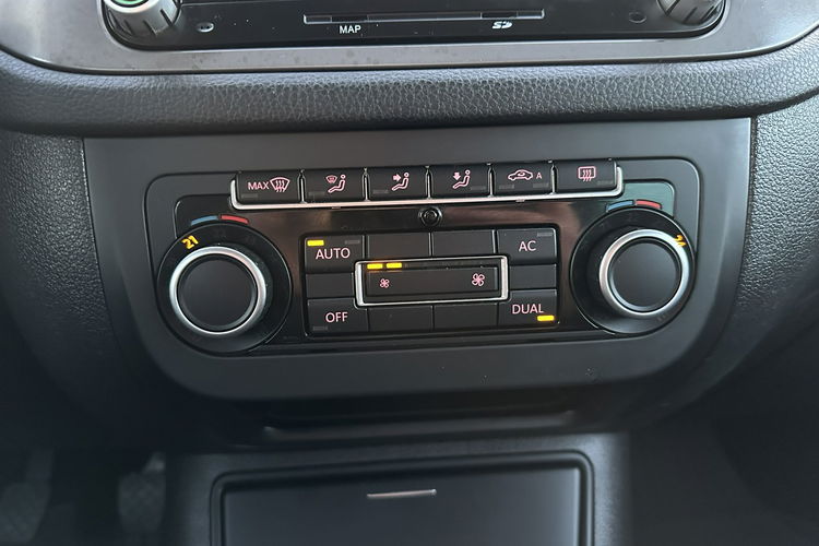 Tiguan Volkswagen Tiguan 2011 2.0 diesel nawigacja 2 komplety kół zdjęcie 19