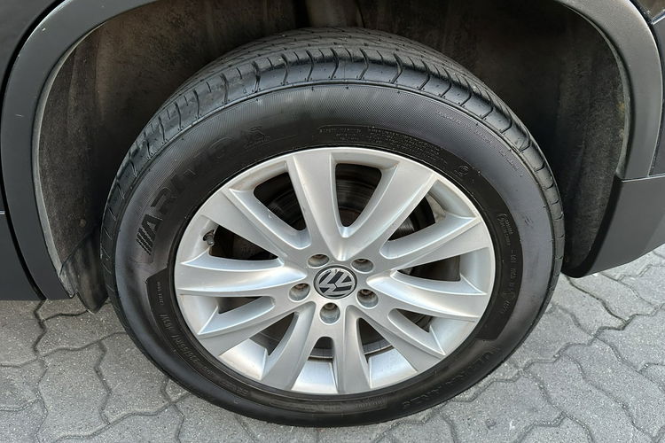 Tiguan Volkswagen Tiguan 2011 2.0 diesel nawigacja 2 komplety kół zdjęcie 33