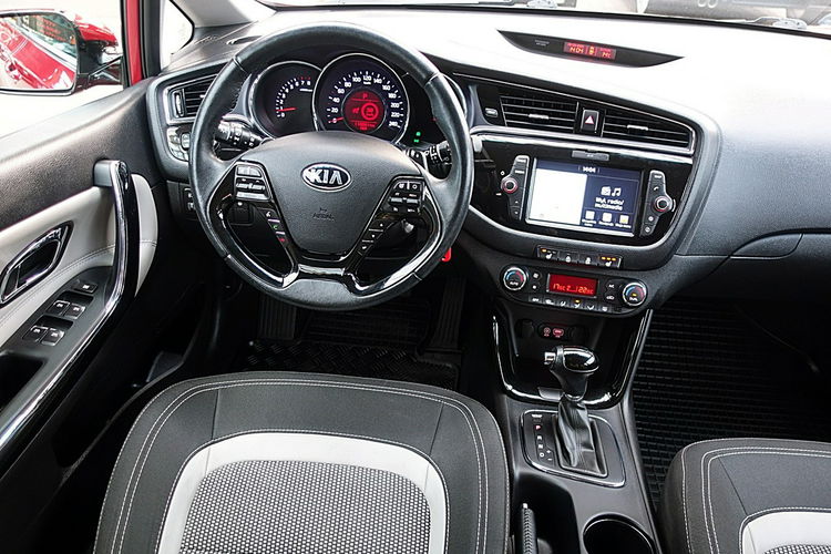 Kia Cee'd AUTOMAT 1.6i 135KM LED+Navi Serwis ASO GWARANCJA Iwł Krajowy Bezwypad 4x2 zdjęcie 12