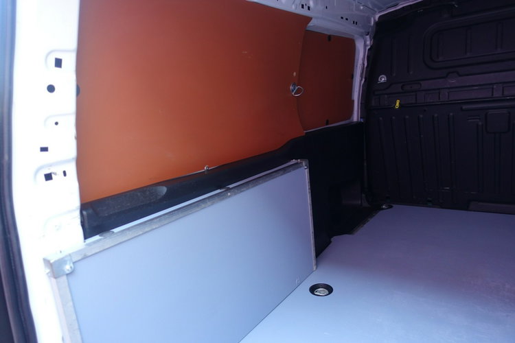 Citroen Berlingo Fv 23% Berlingo XL Long 100% Org. Lakier 3 os. 46 617 brutto zdjęcie 11