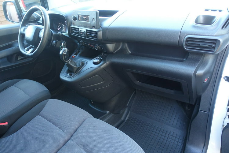 Citroen Berlingo Fv 23% Berlingo XL Long 100% Org. Lakier 3 os. 46 617 brutto zdjęcie 18