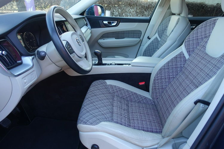 Volvo XC 60 Rezerwacja Rezerwacja Rezerwacja zdjęcie 10