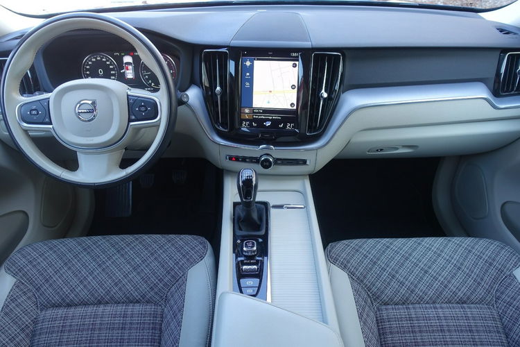 Volvo XC 60 Rezerwacja Rezerwacja Rezerwacja zdjęcie 21