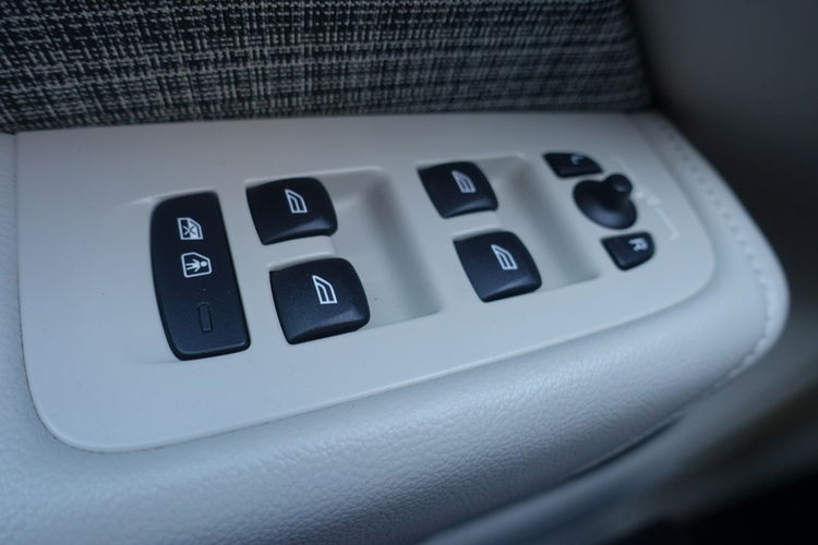 Volvo XC 60 Rezerwacja Rezerwacja Rezerwacja zdjęcie 25