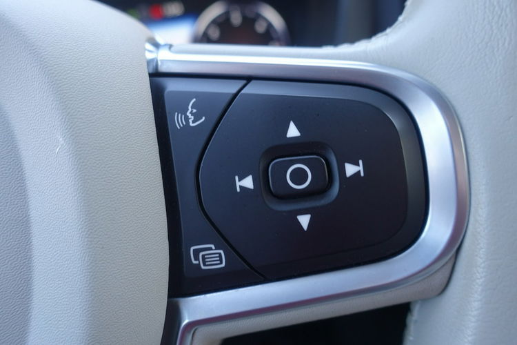 Volvo XC 60 Rezerwacja Rezerwacja Rezerwacja zdjęcie 27