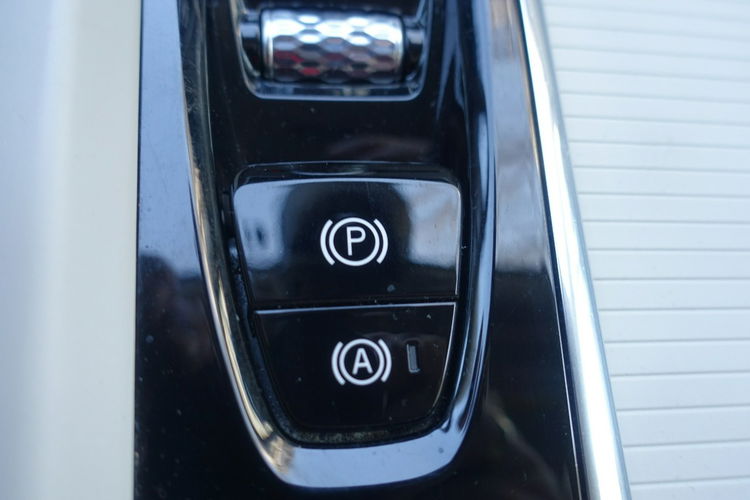 Volvo XC 60 Rezerwacja Rezerwacja Rezerwacja zdjęcie 30