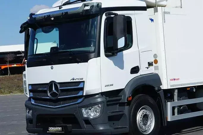 Mercedes ANTOS / 2535 / EURO 6 / CHŁODNIA + WINDA / 23 PALETY / OŚ SKRĘTNA zdjęcie 20