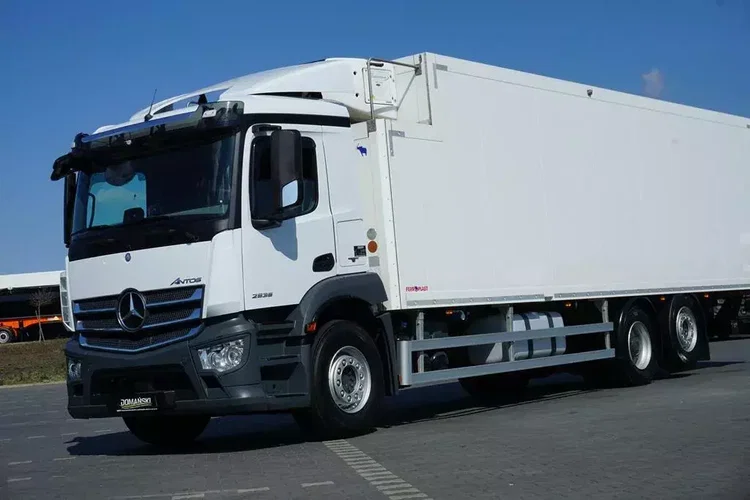 Mercedes ANTOS / 2535 / EURO 6 / CHŁODNIA + WINDA / 23 PALETY / OŚ SKRĘTNA zdjęcie 21