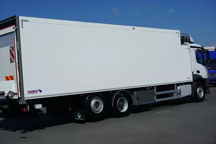 Mercedes ANTOS / 2535 / EURO 6 / CHŁODNIA + WINDA / 23 PALETY / OŚ SKRĘTNA zdjęcie 32