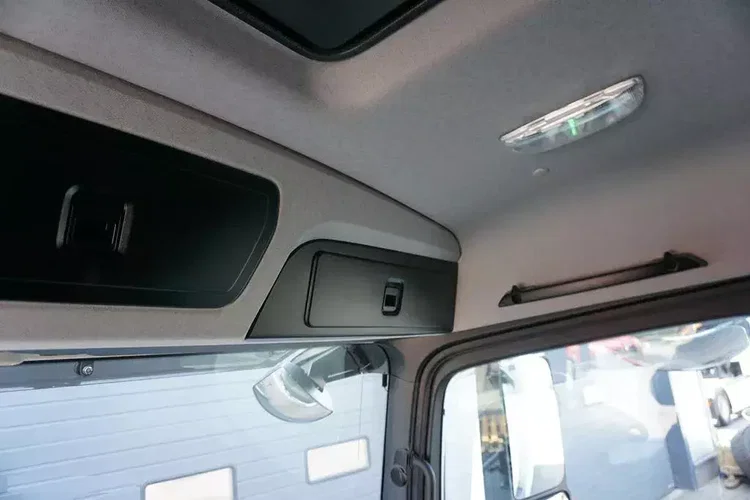 Mercedes ANTOS / 2535 / EURO 6 / CHŁODNIA + WINDA / 23 PALETY / OŚ SKRĘTNA zdjęcie 40