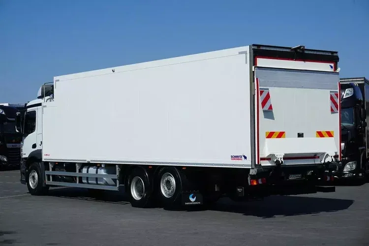 Mercedes ANTOS / 2535 / EURO 6 / CHŁODNIA + WINDA / 23 PALETY / OŚ SKRĘTNA zdjęcie 6