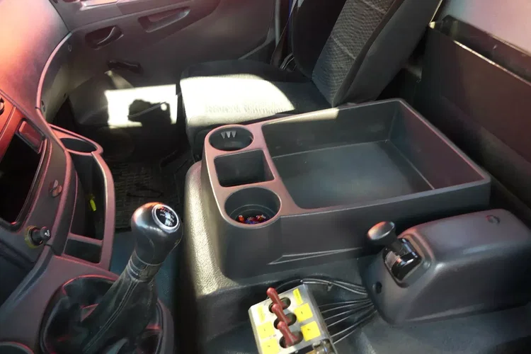 Mercedes ATEGO 1218 / HAKOWIEC / EURO 6 / MANUAL / zdjęcie 8