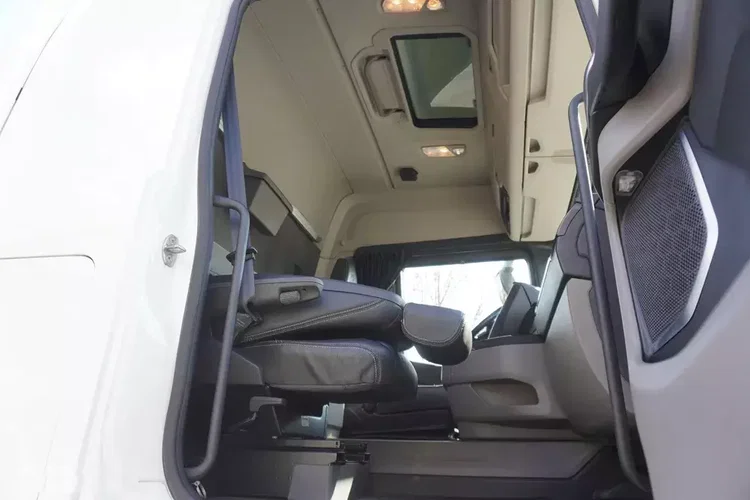 Scania R540 6x4 - oś podnoszona - kab.sypialna - rama 9.2m zdjęcie 31