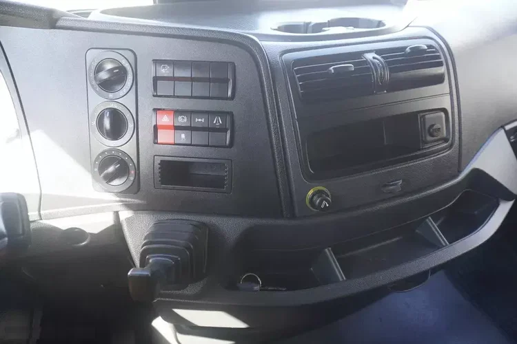 Mercedes Atego 818 / kontener / Winda Dautel 1, 5 t zdjęcie 24