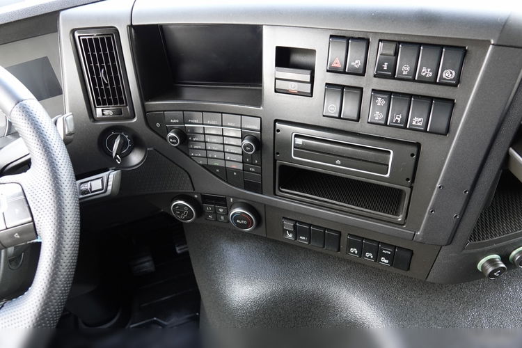 Volvo FMX 420 / 13 LITROWY / NISKA KABINA / 2019 ROK / SPROWADZONY / EURO 6 zdjęcie 31