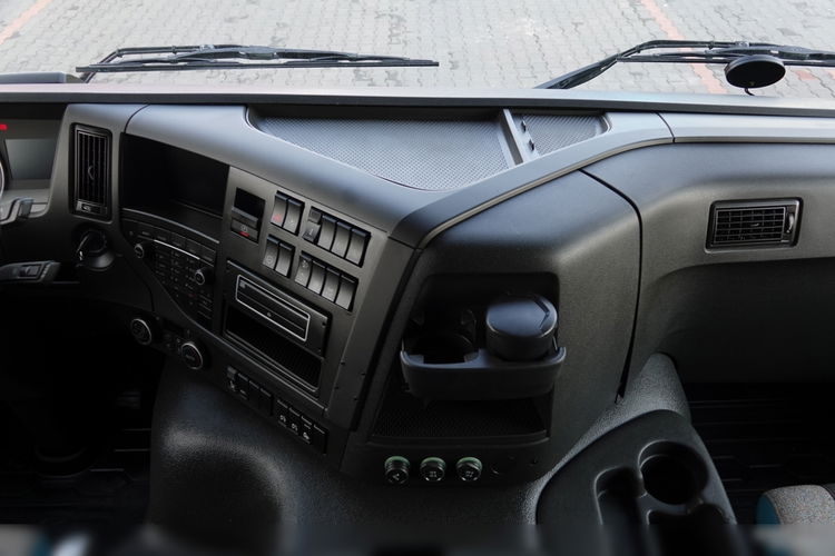 Volvo FMX 420 / 13 LITROWY / NISKA KABINA / 2019 ROK / SPROWADZONY / EURO 6 zdjęcie 32