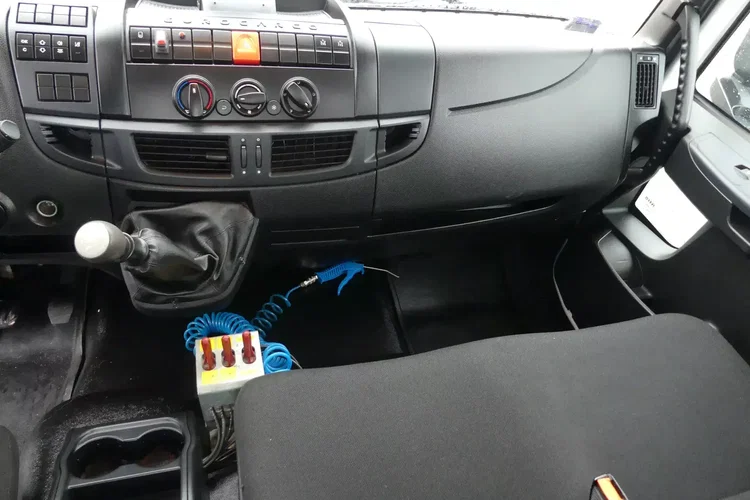 Iveco EUROCARGO 120E-220 / HAKOWIEC / EURO 6 / NISKI PRZEBIEG / MANUAL / zdjęcie 29