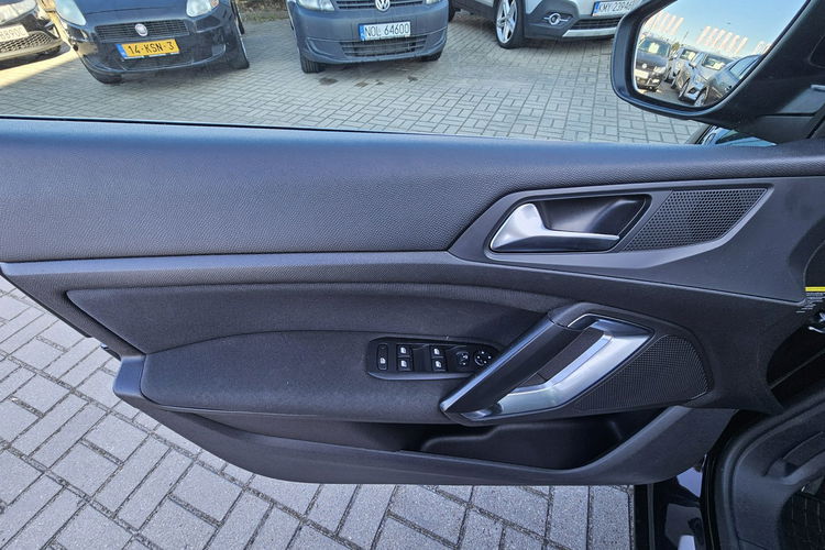 Peugeot 308 SW panorana, navi, grzane fotele, tempomat, hak zdjęcie 21