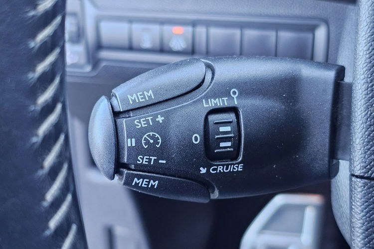 Peugeot 308 SW panorana, navi, grzane fotele, tempomat, hak zdjęcie 23