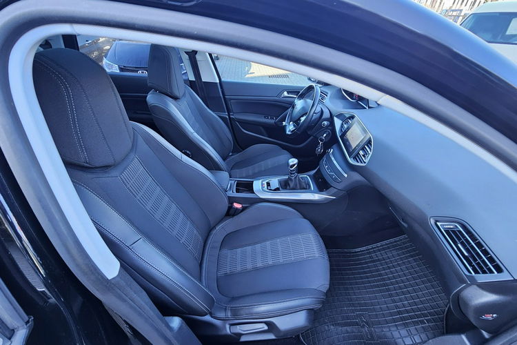 Peugeot 308 SW panorana, navi, grzane fotele, tempomat, hak zdjęcie 34