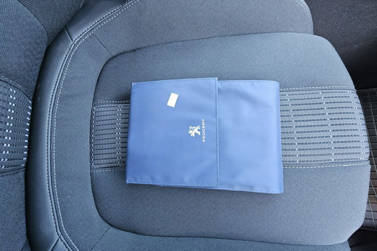 Peugeot 308 SW panorana, navi, grzane fotele, tempomat, hak zdjęcie 36