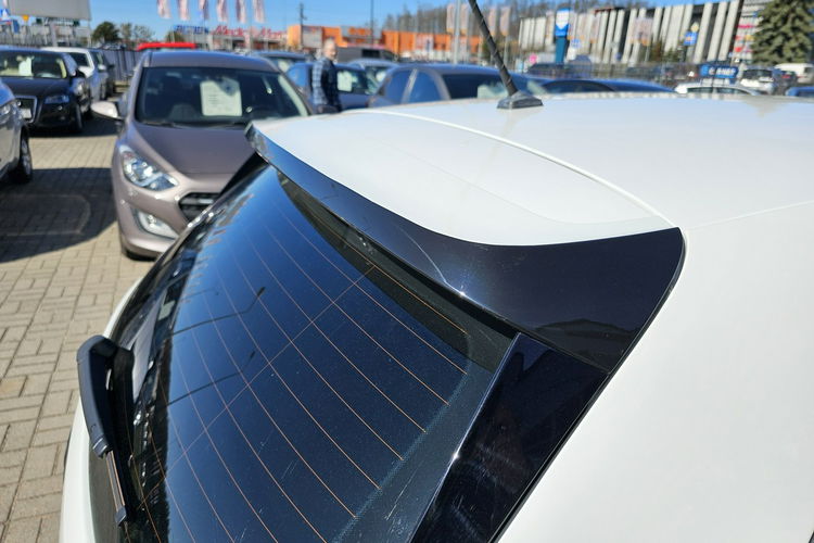 Volkswagen Polo grzane fotele, tempomat, spojlery, ciemne szyby zdjęcie 12
