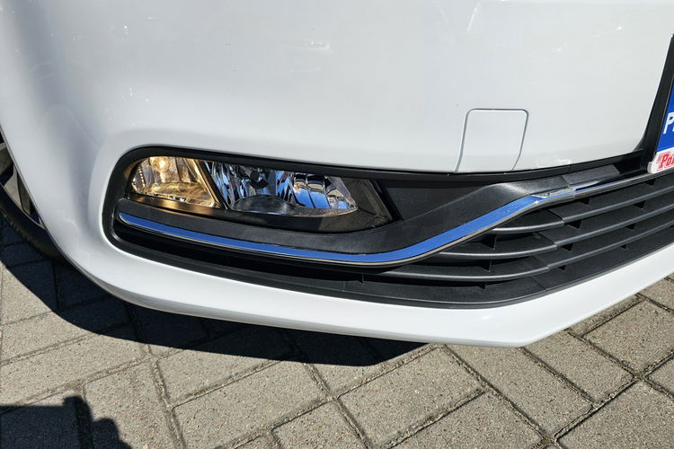 Volkswagen Polo grzane fotele, tempomat, spojlery, ciemne szyby zdjęcie 13
