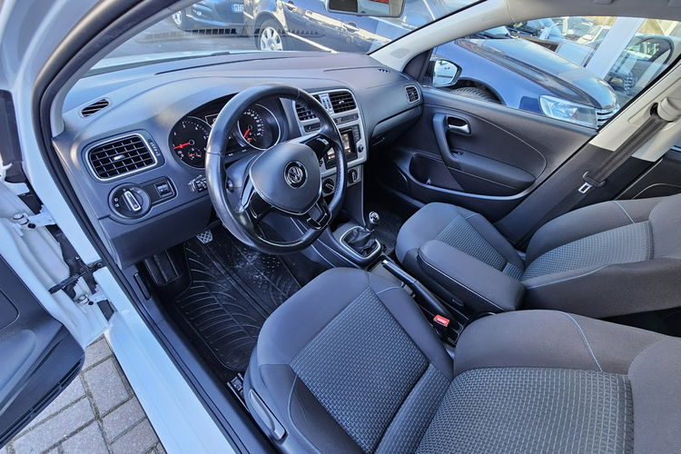 Volkswagen Polo grzane fotele, tempomat, spojlery, ciemne szyby zdjęcie 21
