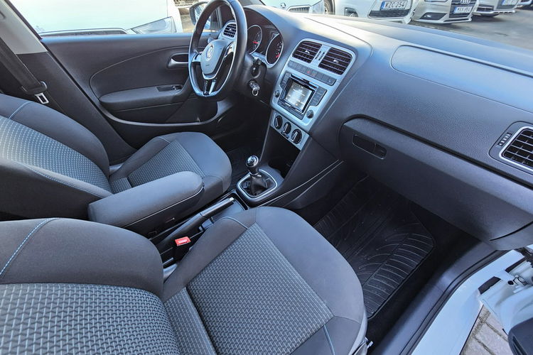 Volkswagen Polo grzane fotele, tempomat, spojlery, ciemne szyby zdjęcie 27