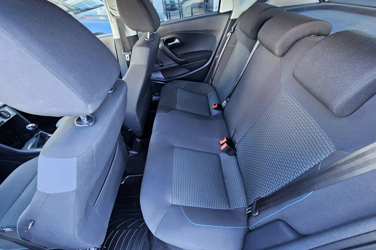 Volkswagen Polo grzane fotele, tempomat, spojlery, ciemne szyby zdjęcie 32