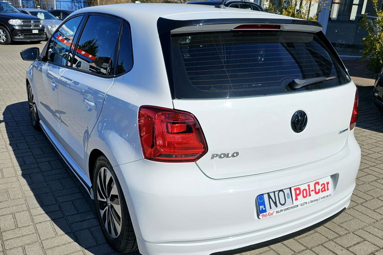 Volkswagen Polo grzane fotele, tempomat, spojlery, ciemne szyby zdjęcie 6