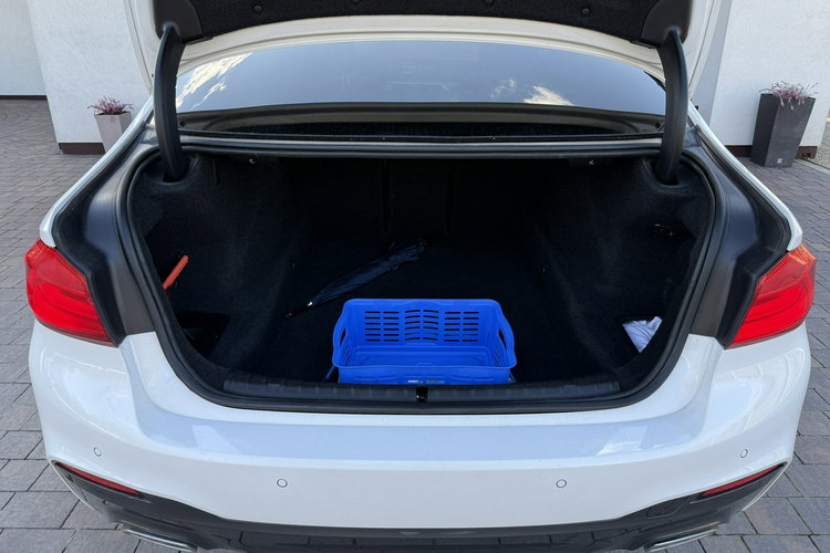 BMW 520 2.0 190KM XDrive kamery 360 M Pakiet Brutto krajówka zdjęcie 22