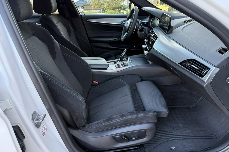 BMW 520 2.0 190KM XDrive kamery 360 M Pakiet Brutto krajówka zdjęcie 8