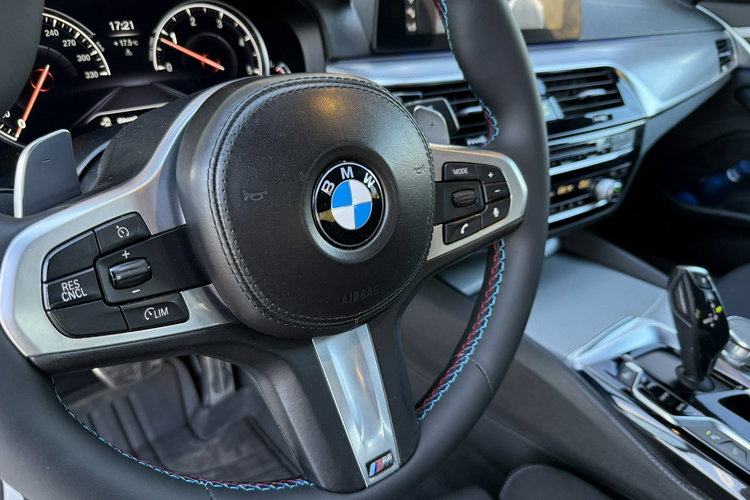 BMW 520 2.0 190KM XDrive kamery 360 M Pakiet Brutto krajówka zdjęcie 9