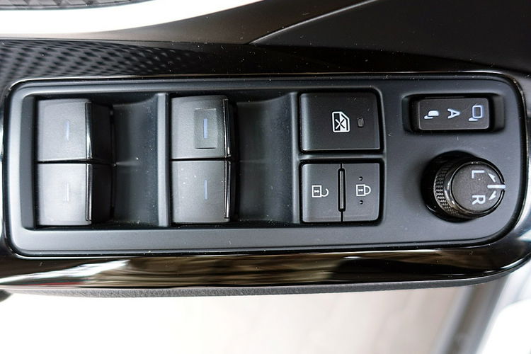 Toyota C-HR EXECUTIVE Led+ACC+Skóra+NAV GWARANCJA Kraj Bezwypad 1wł 1.8Hybrid F23% 4x2 zdjęcie 14