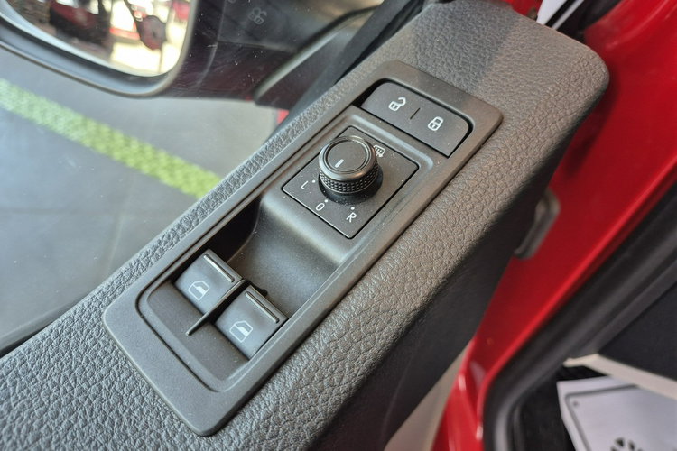 Transporter Volkswagen Transporter T6 2.0 TDi LONG / BEZWYPADKOWY / WEBASTO /1 wł zdjęcie 20