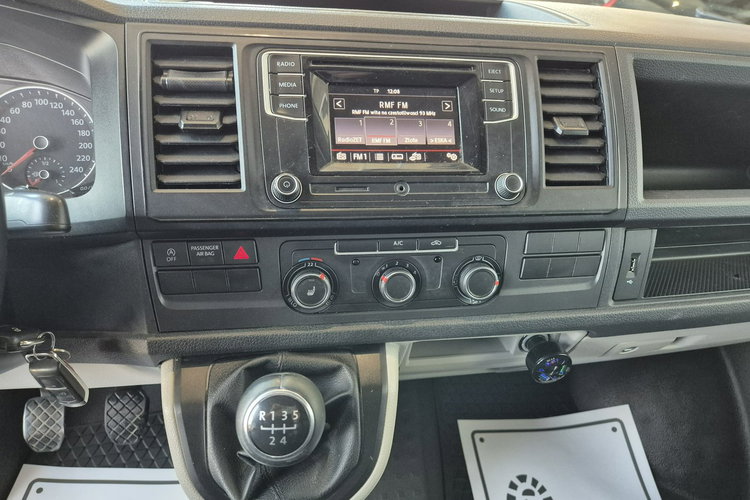 Transporter Volkswagen Transporter T6 2.0 TDi LONG / BEZWYPADKOWY / WEBASTO /1 wł zdjęcie 23