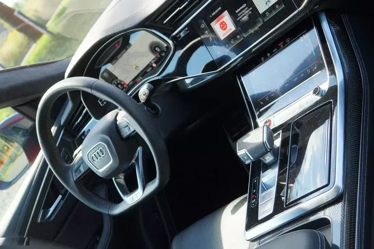 Audi sq8 zdjęcie 9