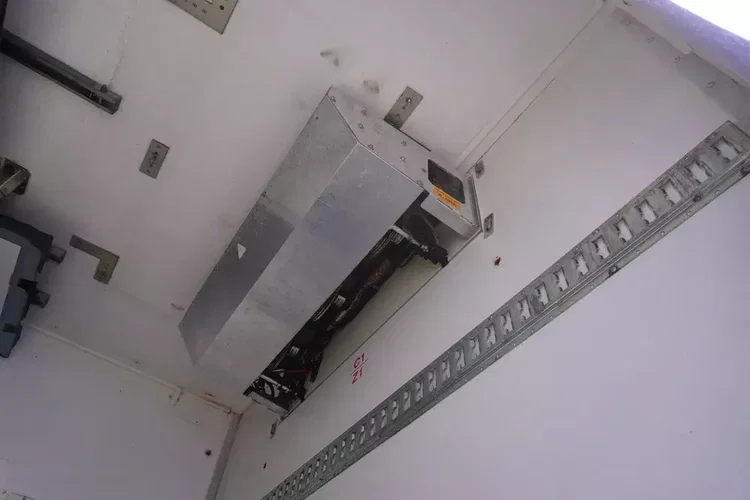 Renault D12.240 / Lamberet / Winda Dhollandia 1500 kg / 130 tys.km zdjęcie 14