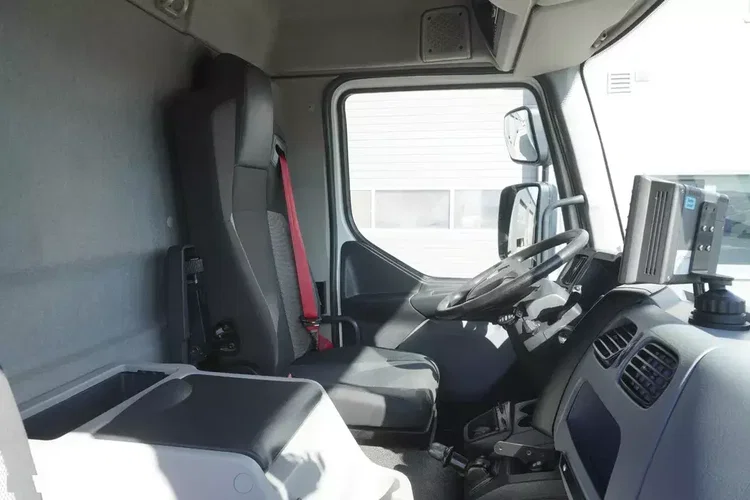 Renault D12.240 / Lamberet / Winda Dhollandia 1500 kg / 130 tys.km zdjęcie 23