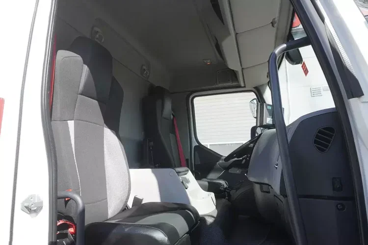 Renault D12.240 / Lamberet / Winda Dhollandia 1500 kg / 130 tys.km zdjęcie 24