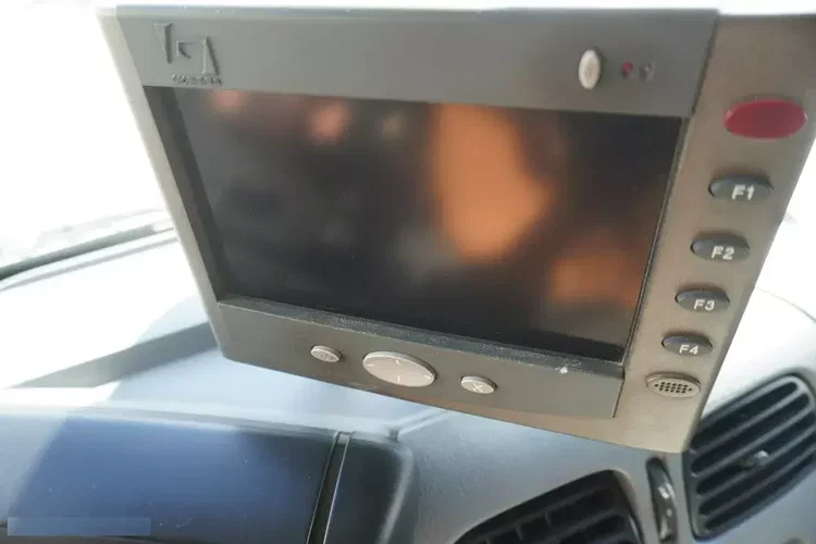 Renault D12.240 / Lamberet / Winda Dhollandia 1500 kg / 130 tys.km zdjęcie 29