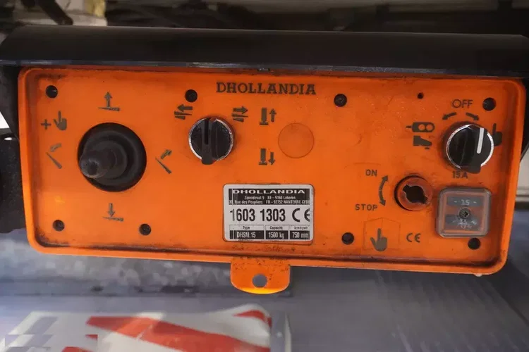 Renault D12.240 / Lamberet / Winda Dhollandia 1500 kg / 130 tys.km zdjęcie 6